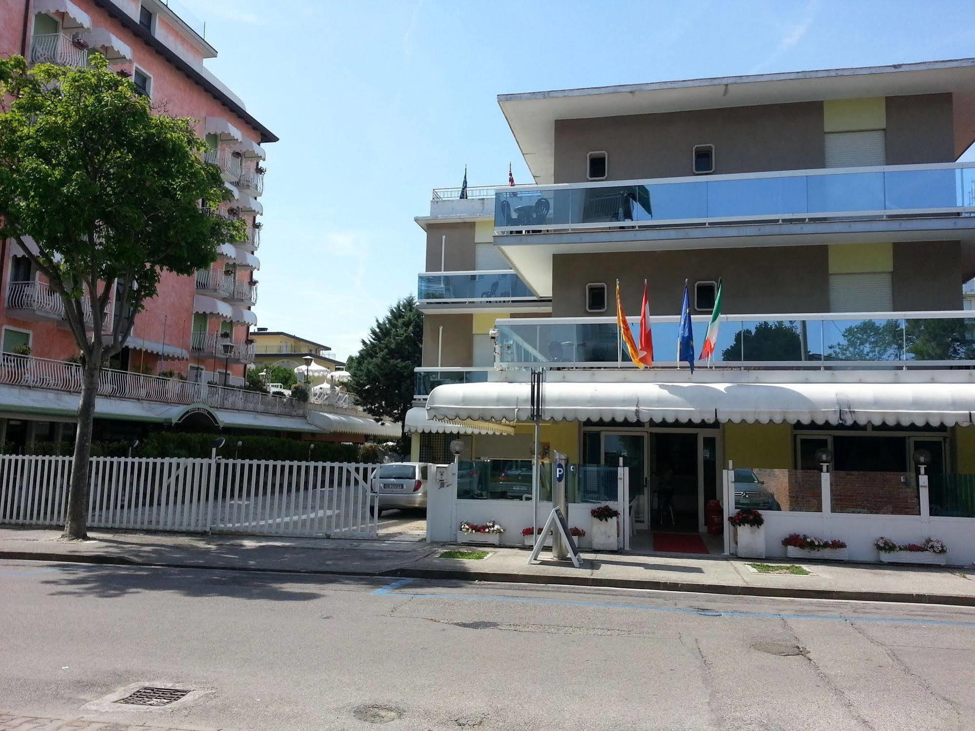 Hotel Laguna 2*